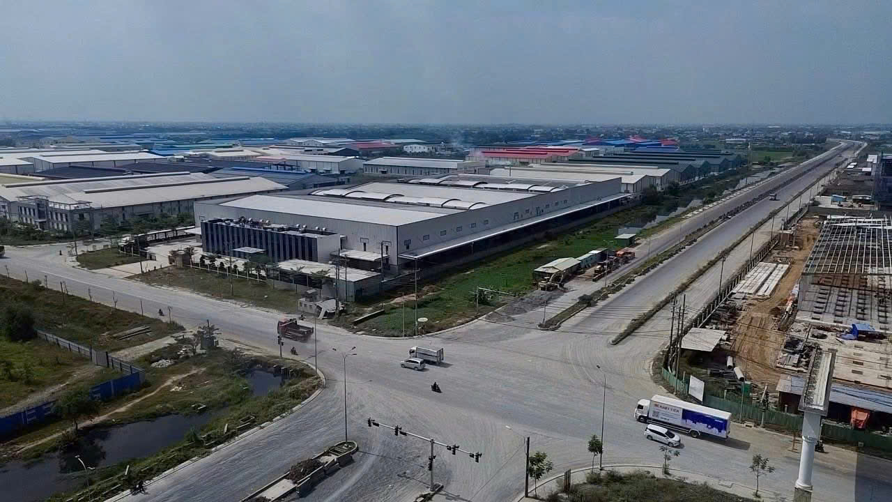 Đoạn 823D giao với 823B ( Cổng KCN Nam Thuận) Hiện tại là tuyến đường duy nhất kết nối vào 823D khi từ Tp. HCM về Hậu Nghĩa