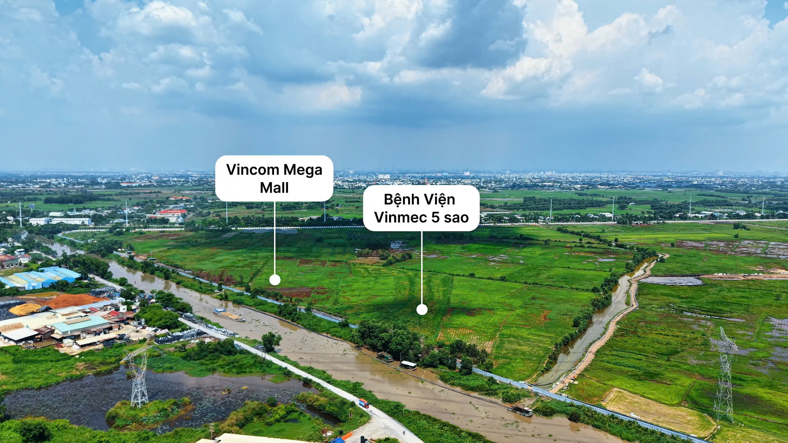 Ảnh thực tế ngày 15-06-2026 khu đất dành cho Trung Tâm Thương Mại Vincom Mega Mall và Bệnh Viện Vinmec tại Vinhomes Sai Gon Park
